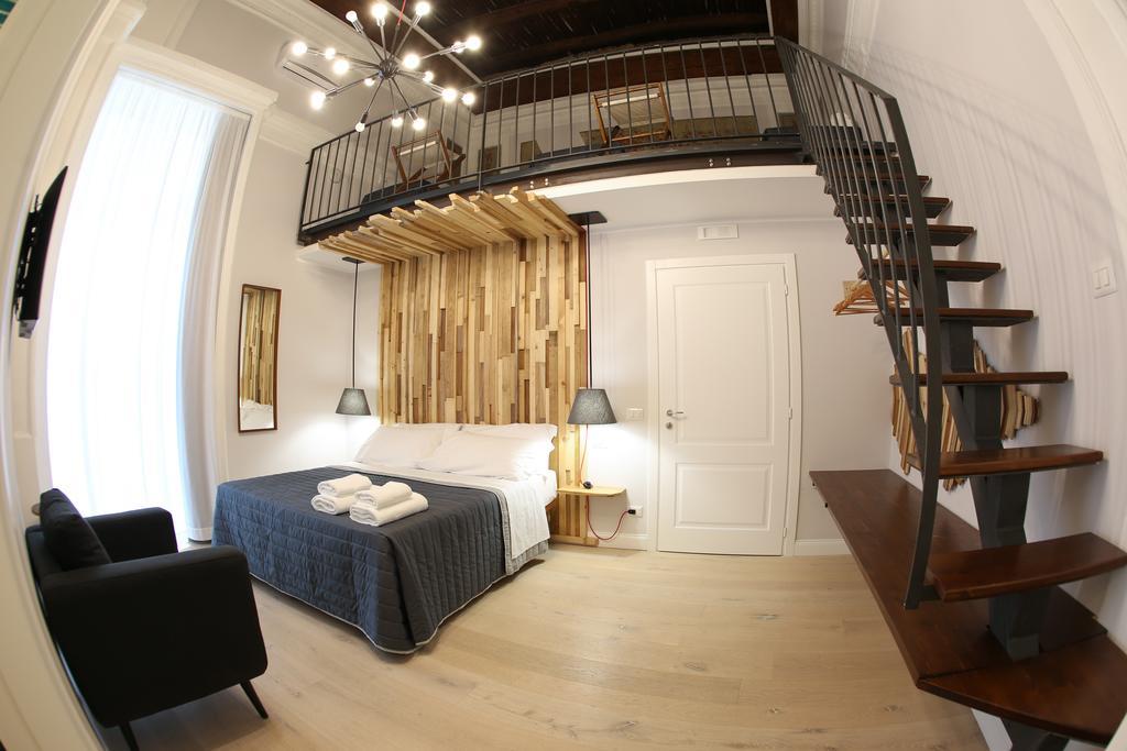 Bed and Breakfast The Dante House By House In Nápoles Exterior foto